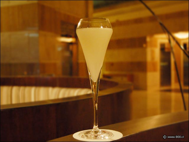 Pisco Sour - Akun Lounge & Bar - Marriott