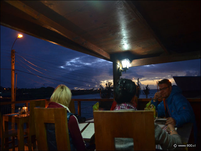 Gente - La Taverne du Pecheurs (Isla de Pascua)