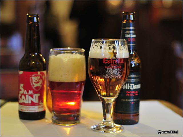 Cervezas Voll Damm y Brew Dog - La Destilera Bar