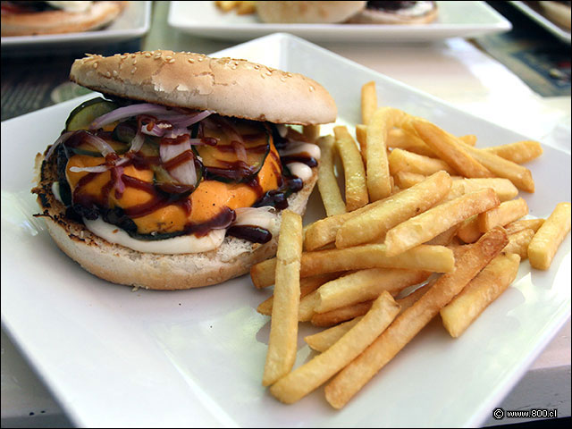 hamburguesa Cuarto Burgus, una reinvencin gourmet del Cuarto de Libra con Queso - La Burguesa - Providencia