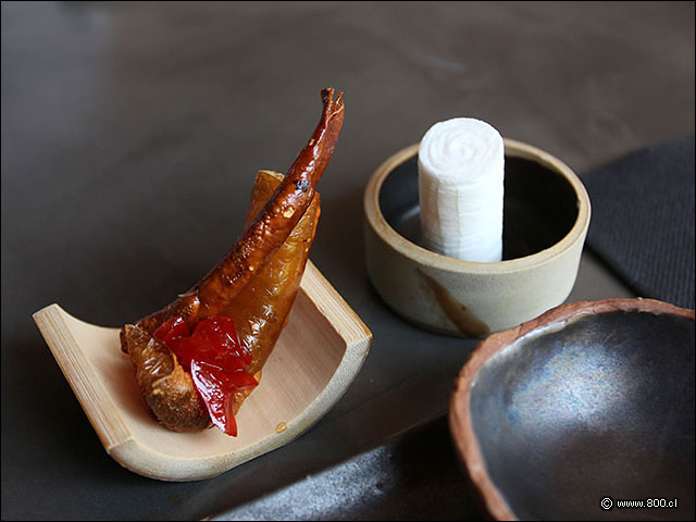 Cochayuyo frito crocante con mermelada de rocoto - Naoki Vitacura