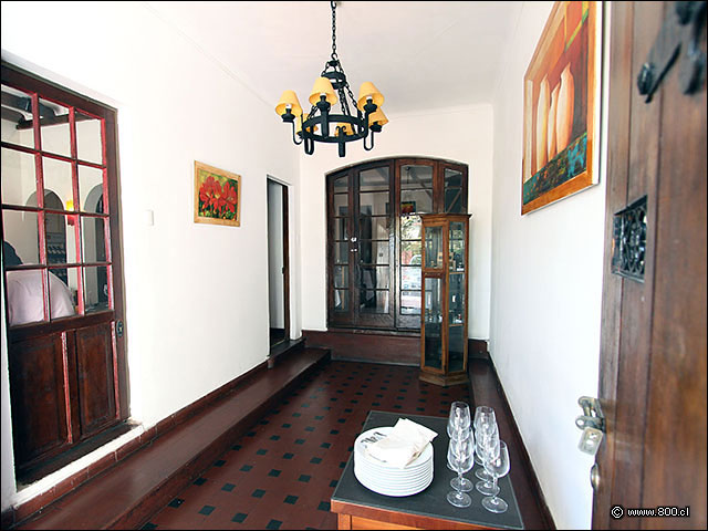 Hall y pasillo de acceso al restaurante