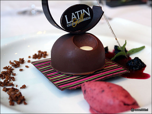 Esfera de Chocolate by Chef Luis Cruzat - Latin - Marriott (antes Latin Grill)