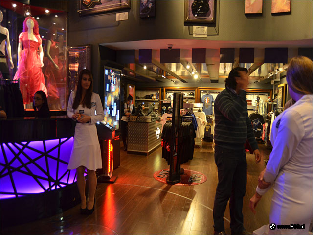 Bienvenida a Hard Rock - Hard Rock Caf Santiago (Mall Costanera Center)