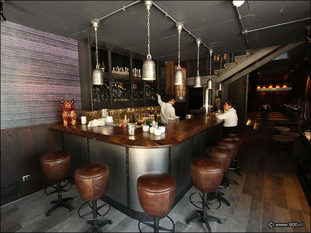 Hermosa barra y bar en el primer piso - Cocoa 2023 - La Dehesa