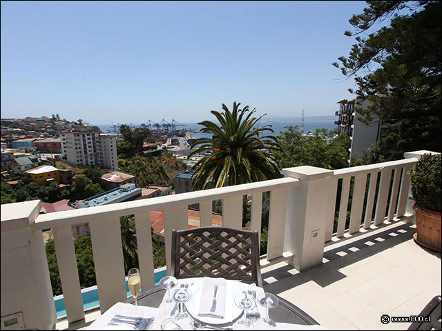 La amplia vista de la terraza del restaurante al mar - Montealegre