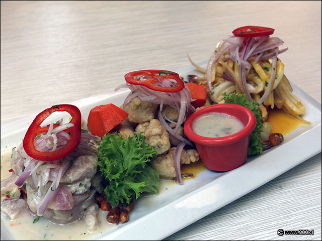 Piqueo Pacharaco, cebiche de reineta, un tradicional cebiche de mariscos y otro de pescado frito - Per Criollo