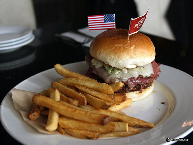 La Reuben Burger de Estados Unidos - Hard Rock Caf Santiago (Mall Costanera Center)