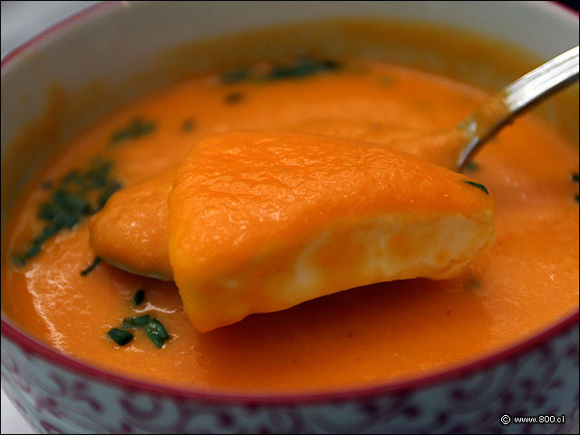 Sopa de zanahoria con tringulo de queso - Le Flaubert