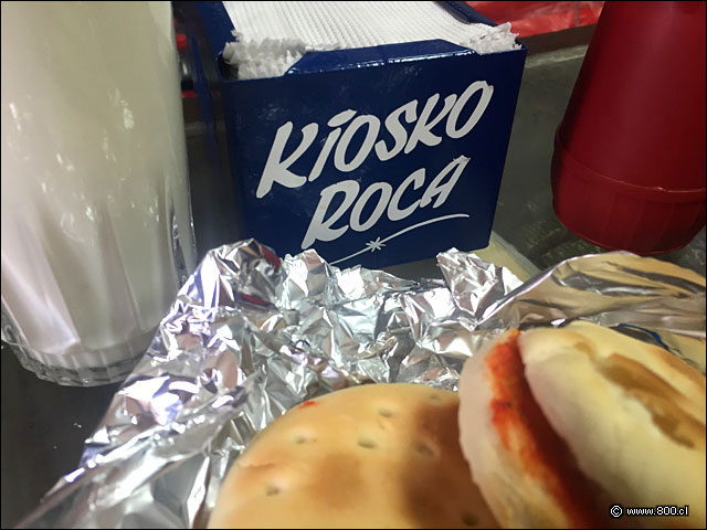 Detalle Sandwich Chorizo y Leche con Plátano - Kiosko Roca - Punta Arenas