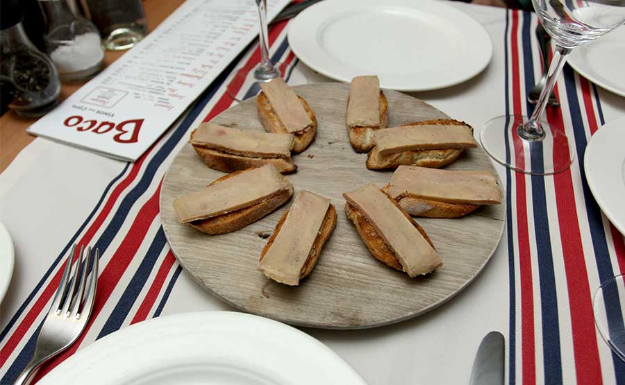 Tostadas con foie gras - Baco Vino y Bistro