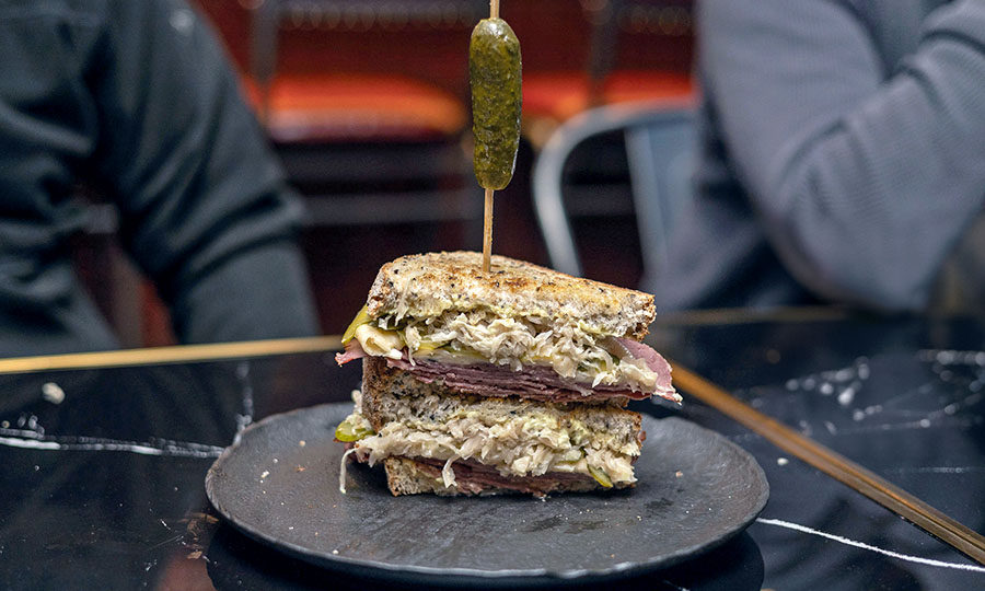 Sandwich Reuben - Casa Birra Santiago Bar
