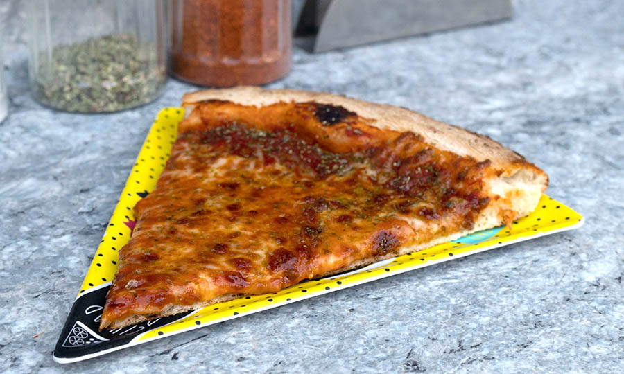 Pizza al corte de la Mozza o Plain - Dannys New York Style Pizza