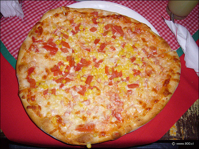Pizza de maz con tomate picado - Tiramis