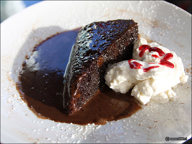 Brownie con Salsa de Chocolate - Caf Melba (Presidente Riesco)