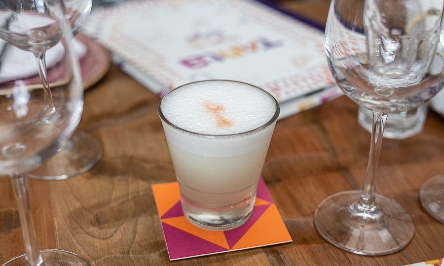 Pisco sour bien peruano