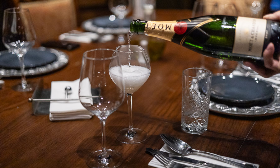 Maridaje de trufa blanca fresca con Moet Chandon