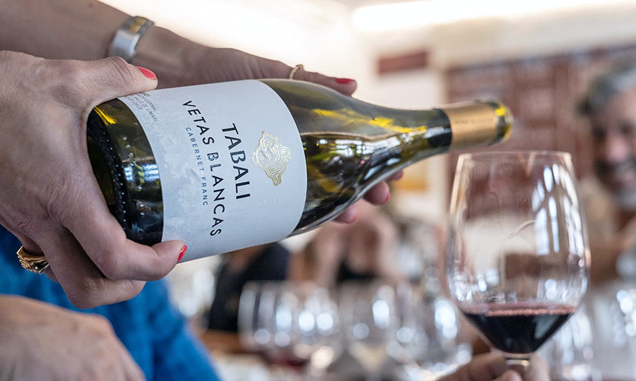 Vino degustado en el evento de lanzamiento de la Guía Mesa de Cata 2024 en Baco