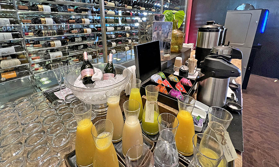 Espumantes, Jugos de fruta, t Dilmah y cafs de mquina