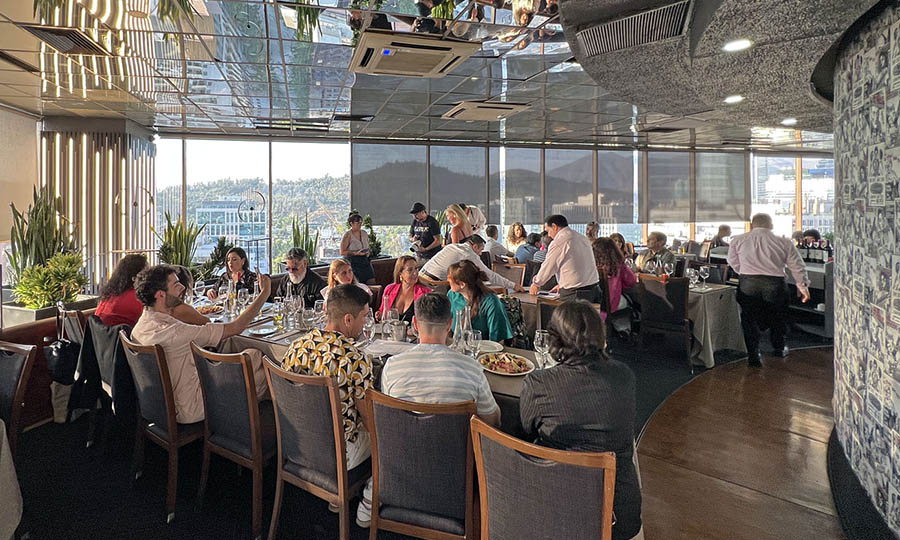 La cena y maridaje en el Restaurante Giratorio