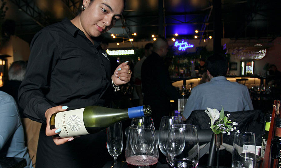 3 Tiempo - Maridaje: Elemental Pinot Noir