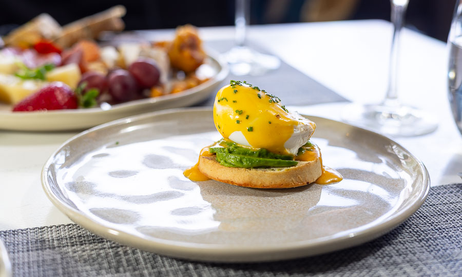 Huevo benedictino con palta