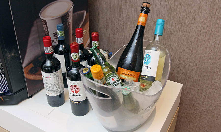 Bar abierto de espumantes, vinos, spritsz, cervezas, limonadas y bebestibles