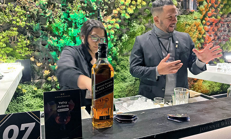 Yefri Avilera de Luna Bar