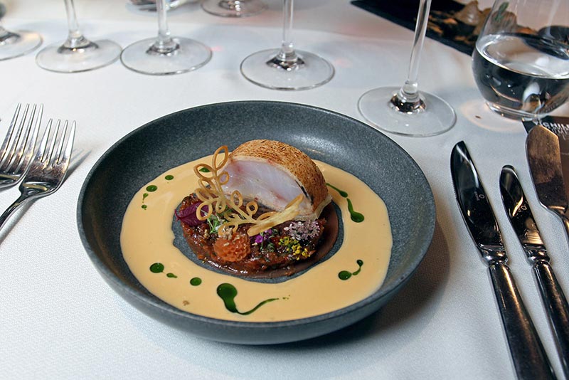 Fondo de Mar: Pescado blanco envuelto en jaiba mora