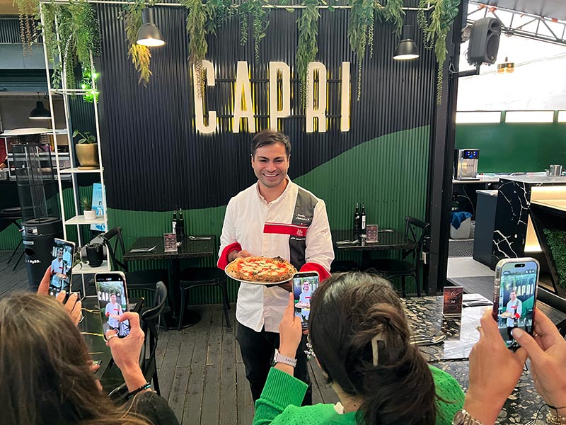 Invitaci�n de prensa para celebrar los 6 a�os de Capri Pizza