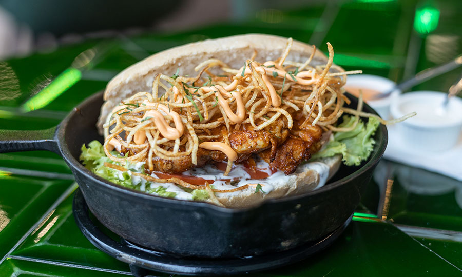 Sándwich de pollo anticuchero