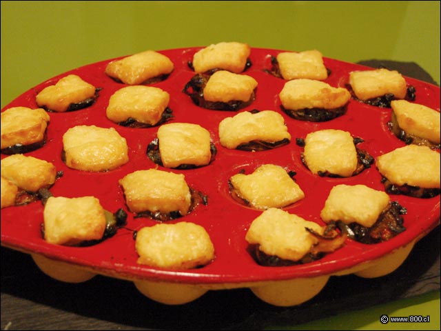 Provoletas Marinadas con Chorizo - Akun Lounge Bar - Marriott