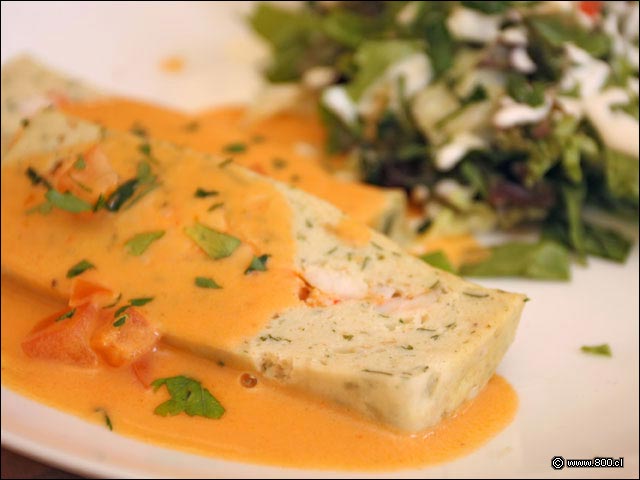 Detalle de salsa en Terrina de Pescado y Camar�n - Les Comperes