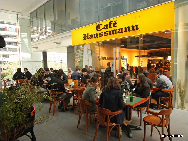 Foto del Caf Haussmann en el sector Nueva Las Condes, Galera de las Artes