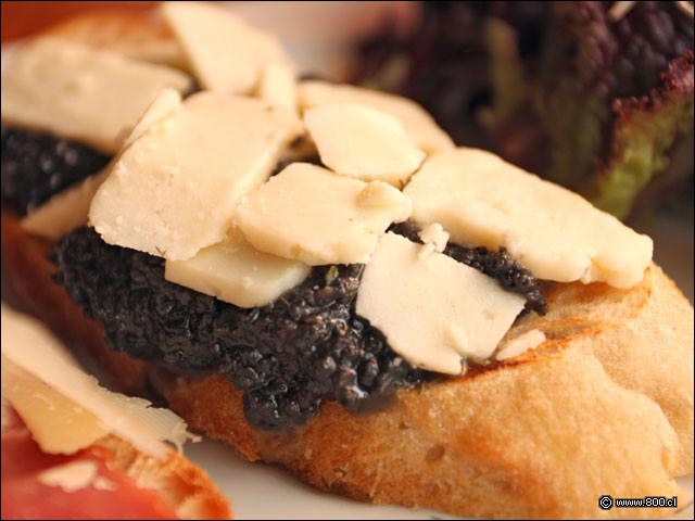 Bruschetta de tapenade y queso de cabra - Ma que cosa - Vidaparque
