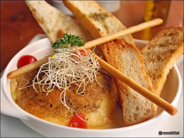 Provoleta Rellena de Tomates Confitados el restaurante M� Quecosa - Ma que cosa - Vidaparque