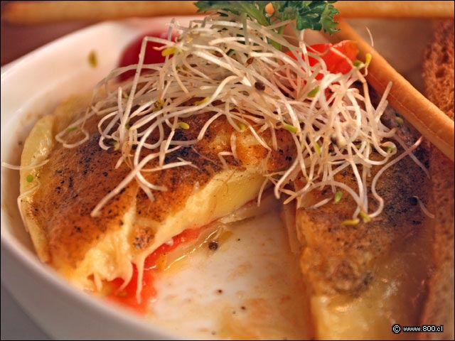 Detalle de Provoleta Rellena de Tomates Confitados - Ma que cosa - Vidaparque