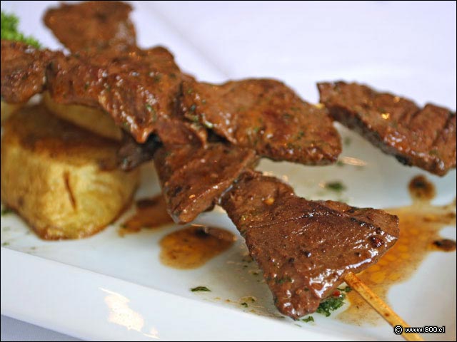 Anticuchos de Corazn del Restaurante Brisas del Mar - Brisas del Mar