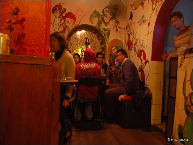 Ambiente en el Hookah Troopah - Hookah Troopa - Barrio Lastarria