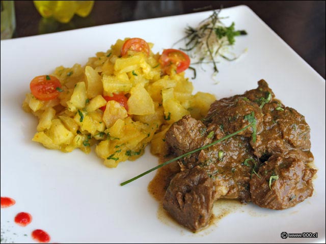 Seco de Cordero con Yuca Majada - Cevichela (Vitacura)