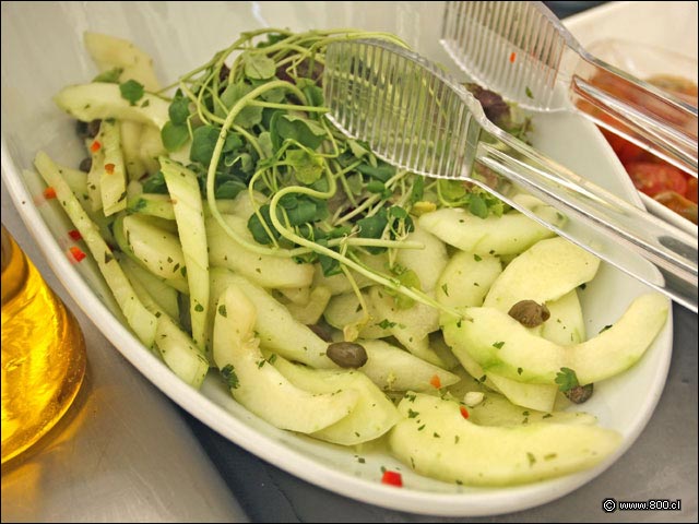 Ensalada de Pepino, berros y alcaparras - El Boho - Hotel Sheraton