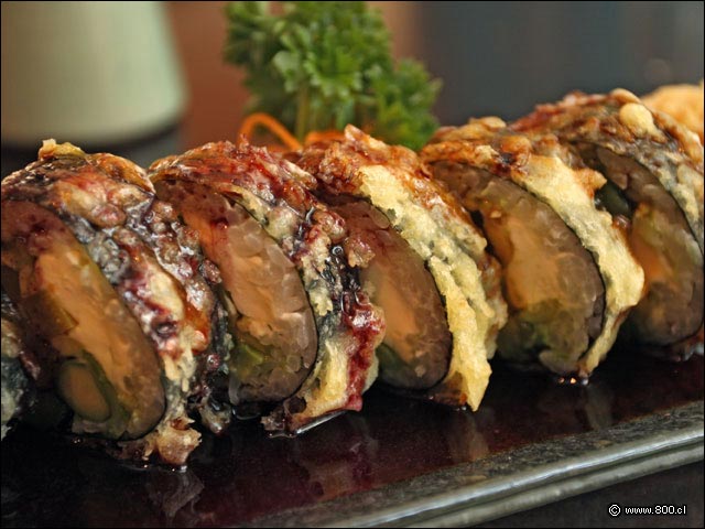 Tempura Roll baado en salsa Unagi - Tempura - Parque Arauco