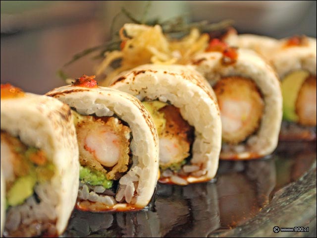 Primer plano de Chimichurri Roll - Tempura - Parque Arauco