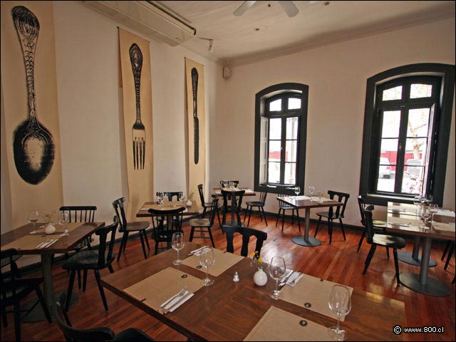 Comedores interiores del restaurante Casaluz - Casaluz