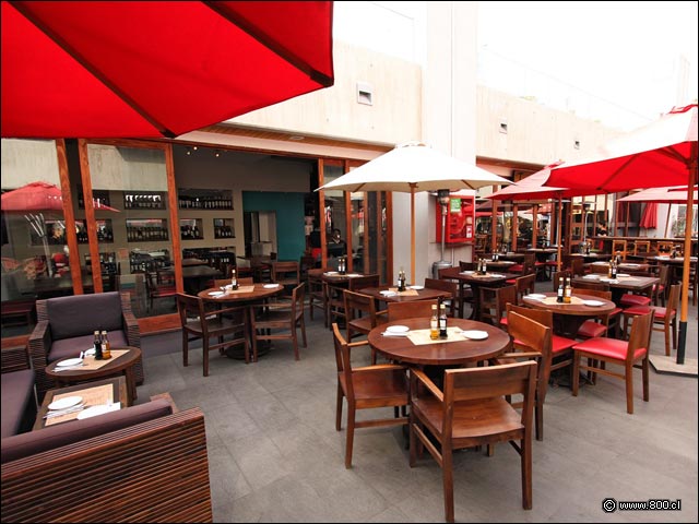 Fachada y terraza - Tapas & Birra (Boulevard Plaza uoa)