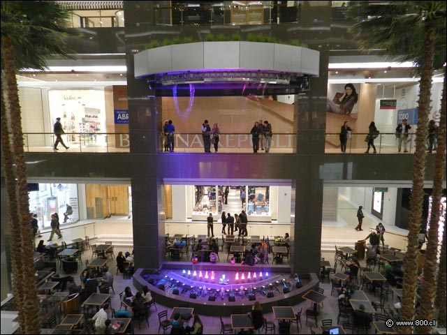 Cascada de agua - Costanera Center