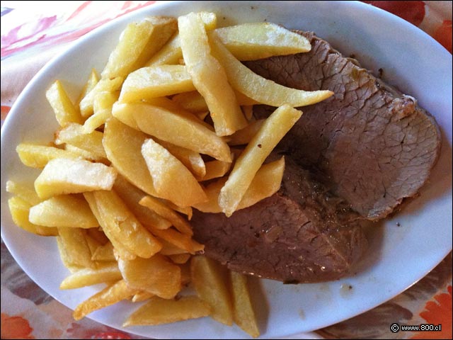 Carne mechada con Papas Fritas - Restaurante Dario (Linderos)