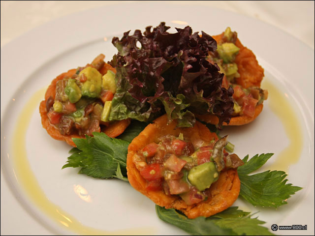 Sopaipillas con Pebre de Cochayuyo - Divertimento Chileno