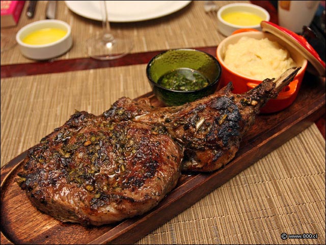 Chuletn de Res con Pur y Chimichurri - Senso - Mandarin Oriental Santiago