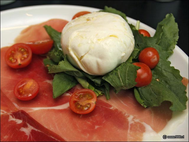 Proscuitto, Bufarella y Rcula en-Tabla Italiana - Santa Brasa Costanera Center